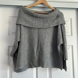 NWOT - Grey Oversized Long Sleeved Knit Free People Sweater - XS